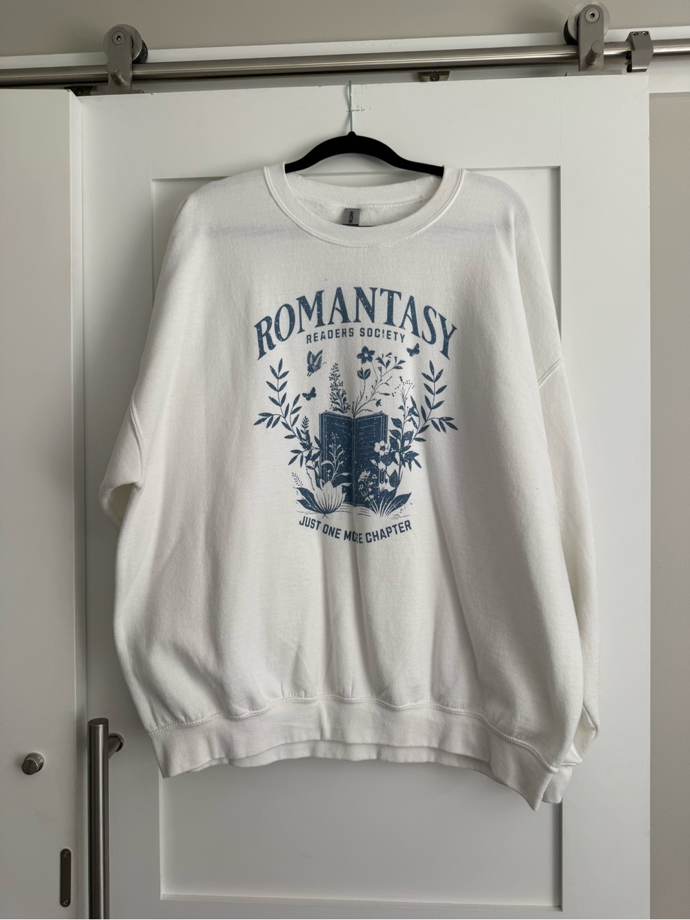 Gildan White Crewneck Sweatshirt with Blue Romantasy Graphic